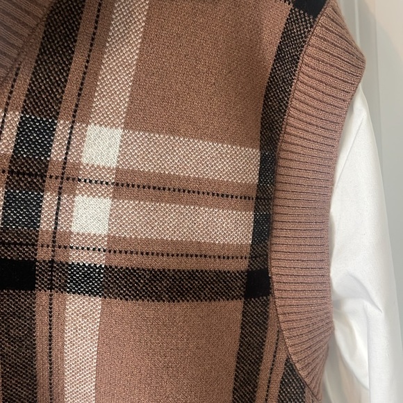 Cute Trendy Fall/Winter Brown Plaid Dress (Never Worn, Fits Like L) - Picture 4 of 5